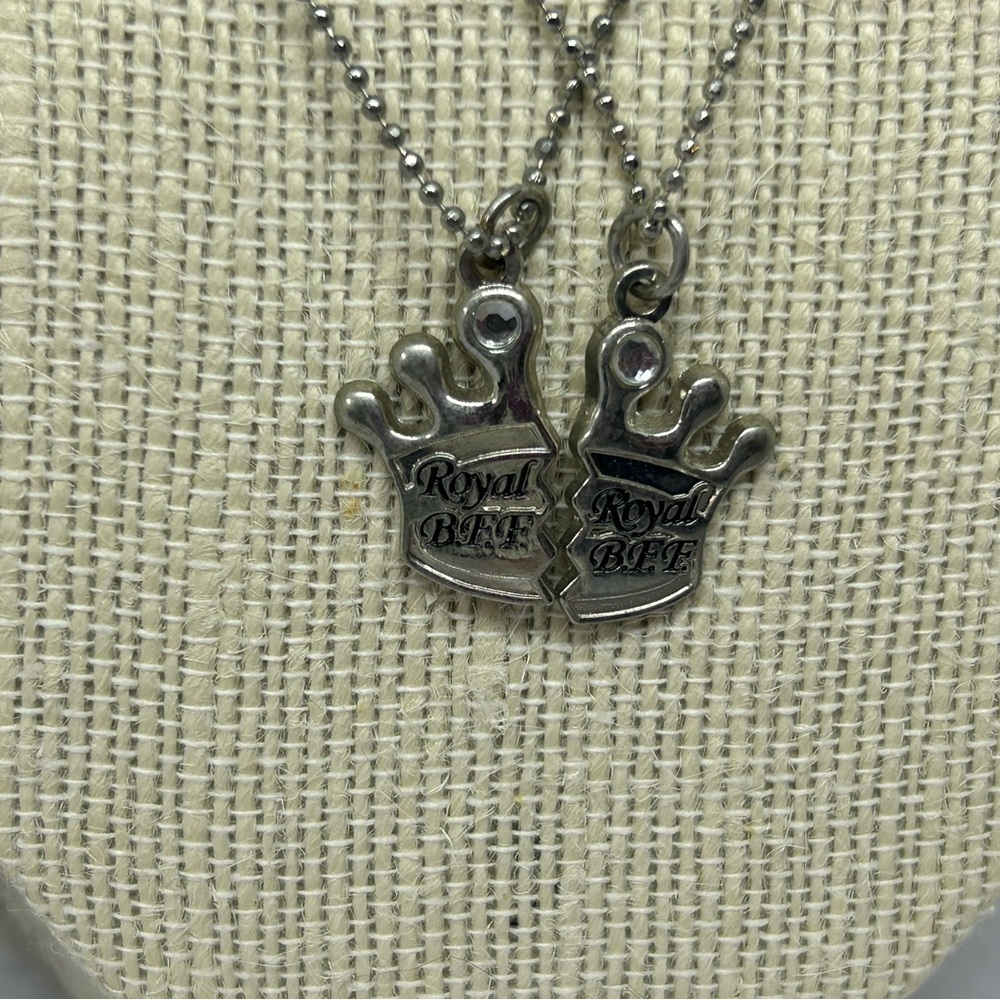 Disney Royal BBF Friend Necklace 2PC Set Jewelry - Picture 4 of 10